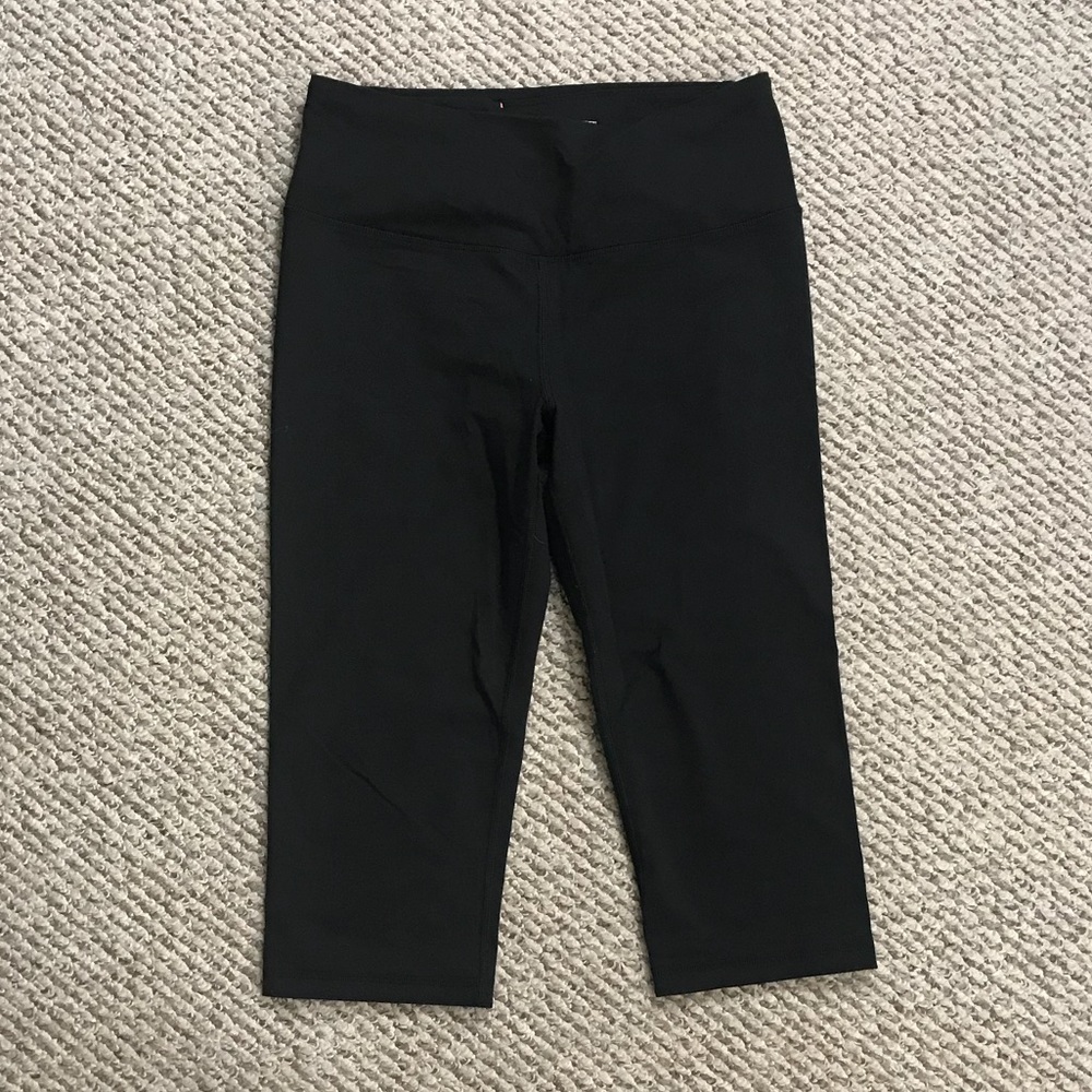 Knockout by Victoria Secret Crop Legging